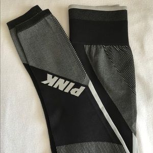 NWT VS PINK HIGH WAIST COOL & COMFY TIGHT Small
